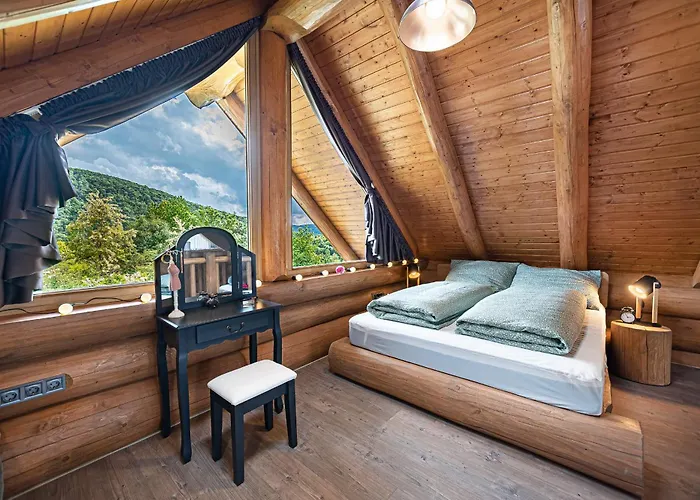 Bandi Kucko シャレー Bánd